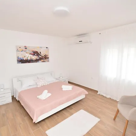 דירה Ivan זאדאר