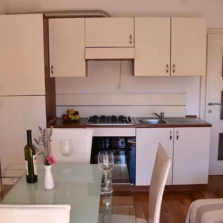 Ivan Apartman *
